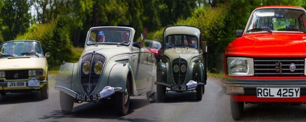 We organise a varied programme of events throughout the classic car season