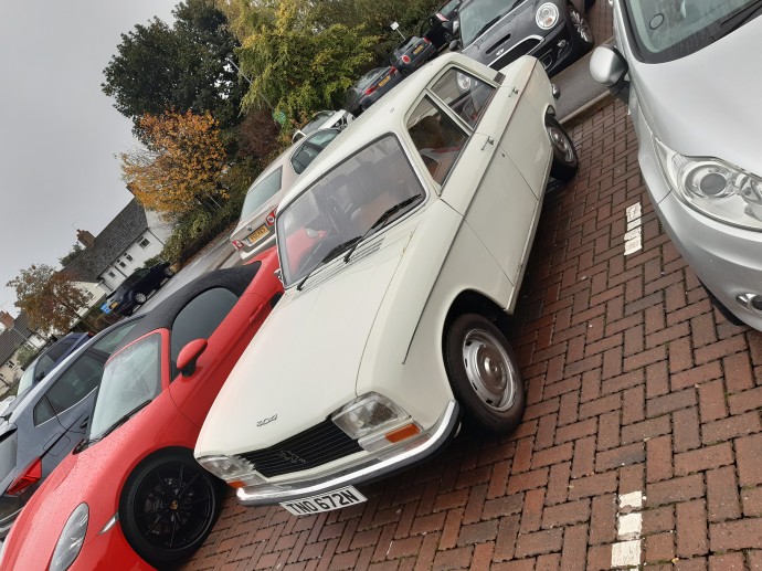 Rare 1974 304 saloon.