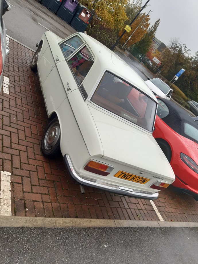 Rare 1974 304 saloon